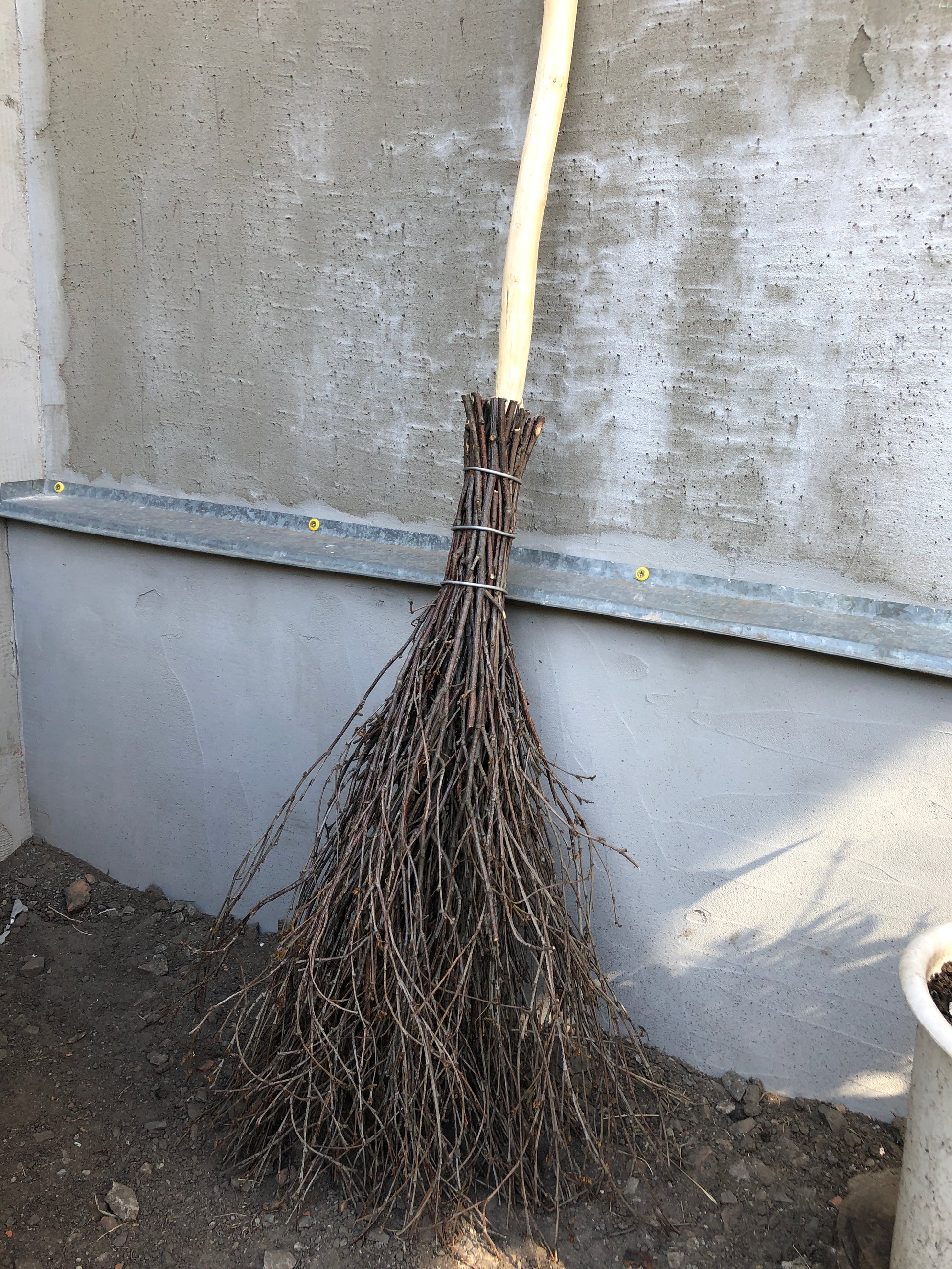 Full size witches broomstick
